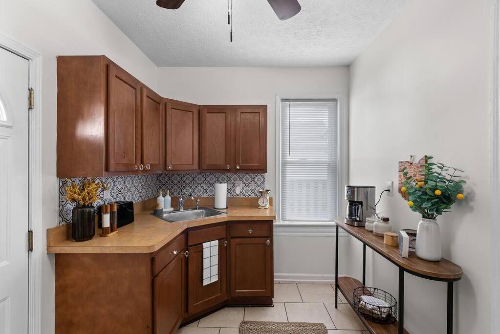 Charming Retreat In Cleveland Βίλα Εξωτερικό φωτογραφία